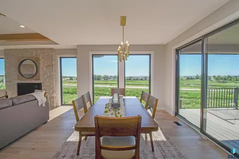 Dining - 8421 E Roughlock St, Sioux Falls, SD 57110 photo 3 of 6