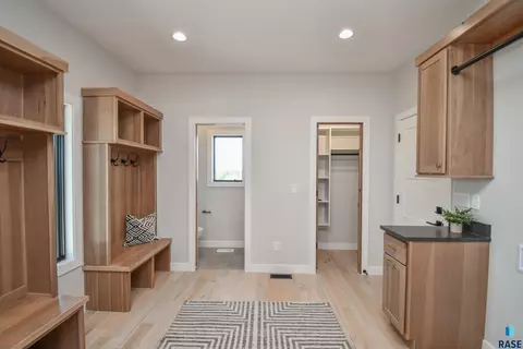 Entry Way - 8421 E Roughlock St, Sioux Falls, SD 57110 photo 4 of 6