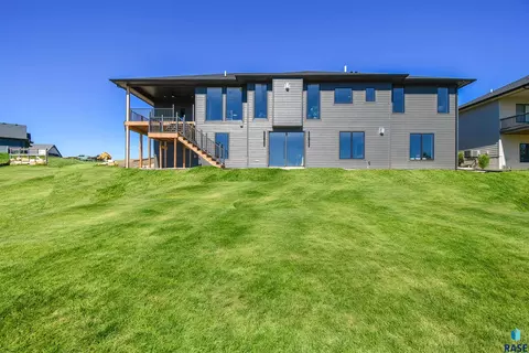 Exterior - 8421 E Roughlock St, Sioux Falls, SD 57110 photo 3 of 3