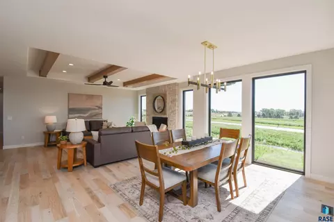 Dining - 8421 E Roughlock St, Sioux Falls, SD 57110 photo 4 of 6