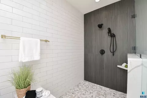 Bath - 8421 E Roughlock St, Sioux Falls, SD 57110 photo 7 of 12