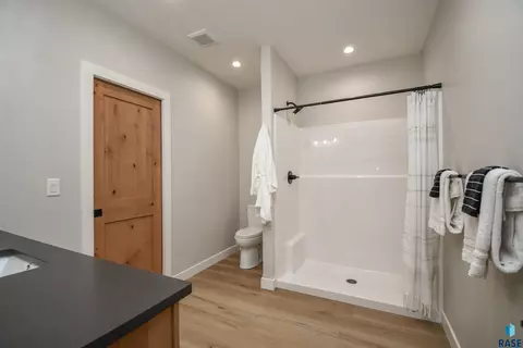 Bath - 8421 E Roughlock St, Sioux Falls, SD 57110 photo 12 of 12