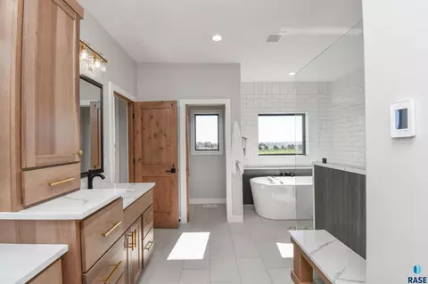 Bath - 8421 E Roughlock St, Sioux Falls, SD 57110 photo 3 of 12