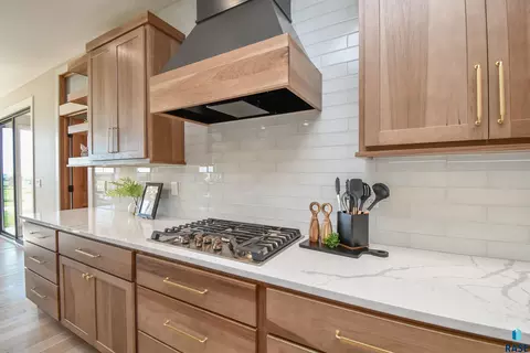 Kitchen - 8421 E Roughlock St, Sioux Falls, SD 57110 photo 6 of 11