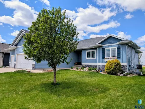 1305 S Gill Ave, Sioux Falls, SD 57106