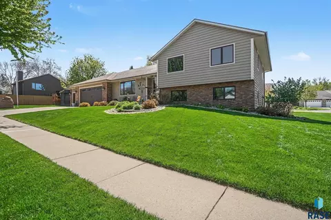 3301 E Marson Dr, Sioux Falls, SD 57103