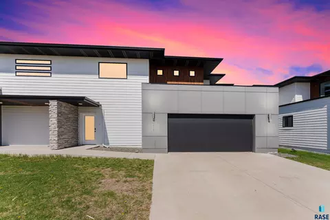 4215 N Pennsylvania Ave, Sioux Falls, SD 57107