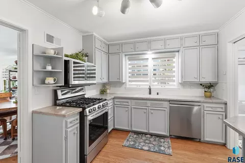 Kitchen - 310 E 28th St, Sioux Falls, SD 57105 photo 1 of 4