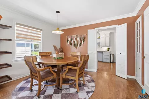 Dining - 310 E 28th St, Sioux Falls, SD 57105 photo 1 of 4