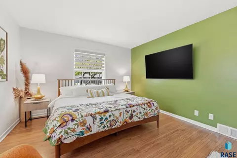 Bedroom - 310 E 28th St, Sioux Falls, SD 57105 photo 1 of 14