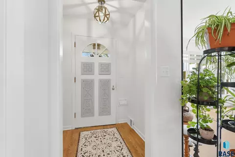 Entry Way - 310 E 28th St, Sioux Falls, SD 57105 photo 1 of 2