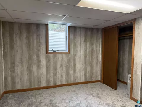 Bedroom - 500 E 9th St, Bridgewater, SD 57319 photo 5 of 7