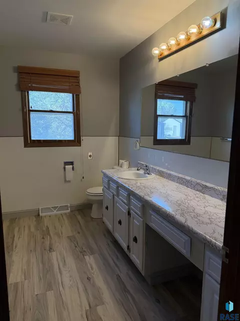 Bath - 500 E 9th St, Bridgewater, SD 57319 photo 1 of 4