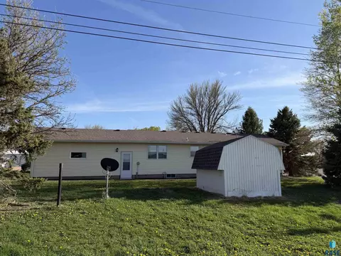 Exterior - 500 E 9th St, Bridgewater, SD 57319 photo 5 of 5