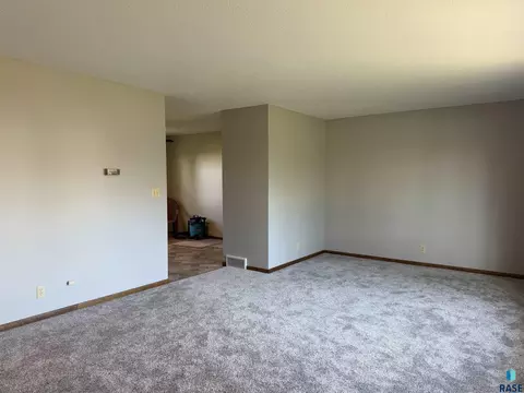 Living - 500 E 9th St, Bridgewater, SD 57319 photo 1 of 2