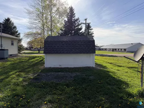 Exterior - 500 E 9th St, Bridgewater, SD 57319 photo 4 of 5