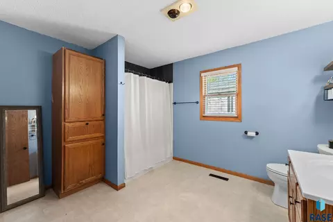 Bath - 422 E 2nd St, Parker, SD 57053 photo 1 of 2