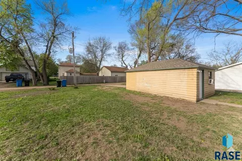 Exterior - 422 E 2nd St, Parker, SD 57053 photo 8 of 8