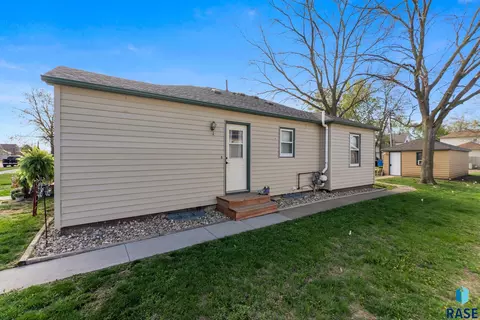 Exterior - 422 E 2nd St, Parker, SD 57053 photo 3 of 8