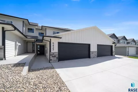 5425 W Liberator Cir, Sioux Falls, SD 57107