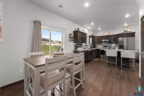 Dining - 3003 S Broek Dr, Sioux Falls, SD 57106 photo 1 of 1