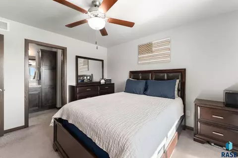 Bedroom - 3003 S Broek Dr, Sioux Falls, SD 57106 photo 2 of 4