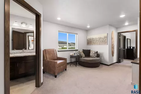 Entry Way - 3003 S Broek Dr, Sioux Falls, SD 57106 photo 3 of 3