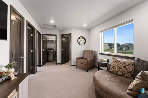 Entry Way - 3003 S Broek Dr, Sioux Falls, SD 57106 photo 2 of 3