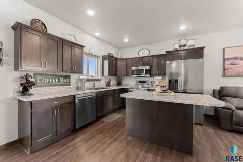 Kitchen - 3003 S Broek Dr, Sioux Falls, SD 57106 photo 1 of 7