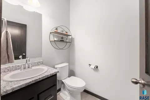 Bath - 3003 S Broek Dr, Sioux Falls, SD 57106 photo 1 of 4