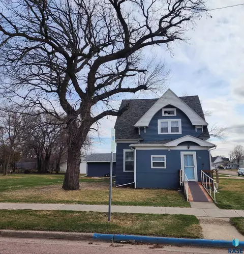 301 Essex Ave, Salem, SD 57058