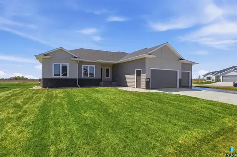 205 E 8th St, Tea, SD 57064