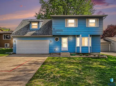 4409 E Lexington Cir, Sioux Falls, SD 57103