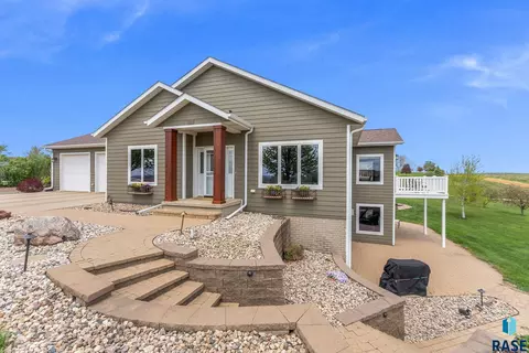 48290 N Hiawatha Pl, Canton, SD 57013