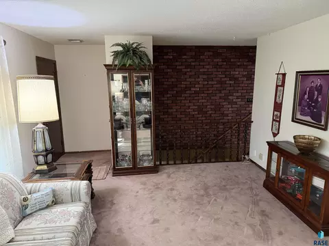Living - 632 S Albert St, Freeman, SD 57029 photo 2 of 4