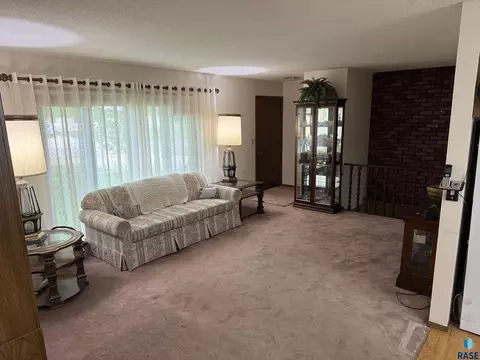 Living - 632 S Albert St, Freeman, SD 57029 photo 1 of 4