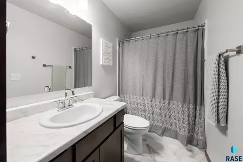 Bath - 227 E Ivy Rd, Tea, SD 57064 photo 3 of 4