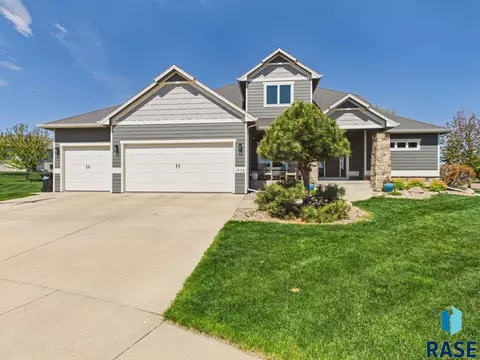 1935 Rainy Cir, Sioux Falls, SD 57110