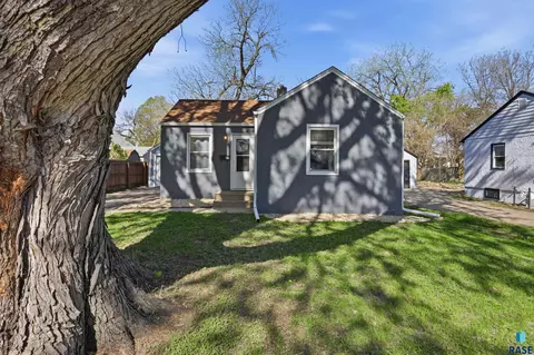 617 S Garfield Ave, Sioux Falls, SD 57104