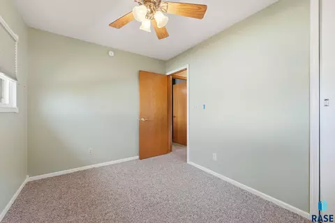 Bedroom - 2404 E 19th St, Sioux Falls, SD 57103 photo 2 of 6