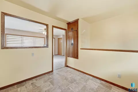 Entry Way - 2404 E 19th St, Sioux Falls, SD 57103 photo 1 of 1
