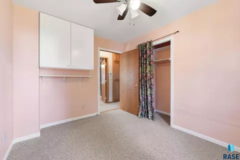 Bedroom - 2404 E 19th St, Sioux Falls, SD 57103 photo 5 of 6