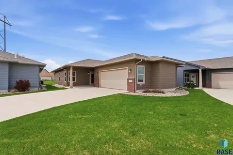 1505 S Foss Ave, Sioux Falls, SD 57110
