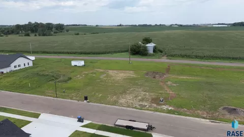 425 W 5th St, Crooks, SD 57020 photo 3