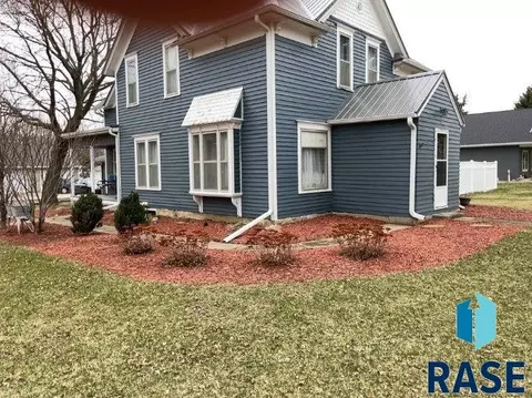 303 N Oak St, Inwood, IA 51240