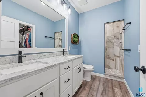 Bath - 6616 E 33rd St, Sioux Falls, SD 57110 photo 4 of 5