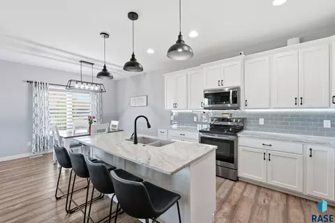 Kitchen - 6616 E 33rd St, Sioux Falls, SD 57110 photo 3 of 3
