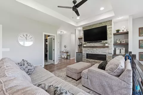 Living - 6616 E 33rd St, Sioux Falls, SD 57110 photo 1 of 2