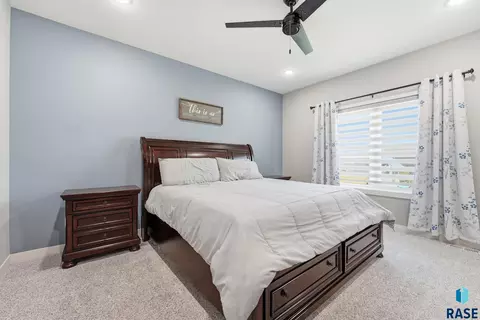 Bedroom - 6616 E 33rd St, Sioux Falls, SD 57110 photo 5 of 9