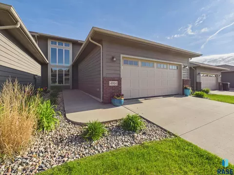 4914 E 63rd St, Sioux Falls, SD 57108